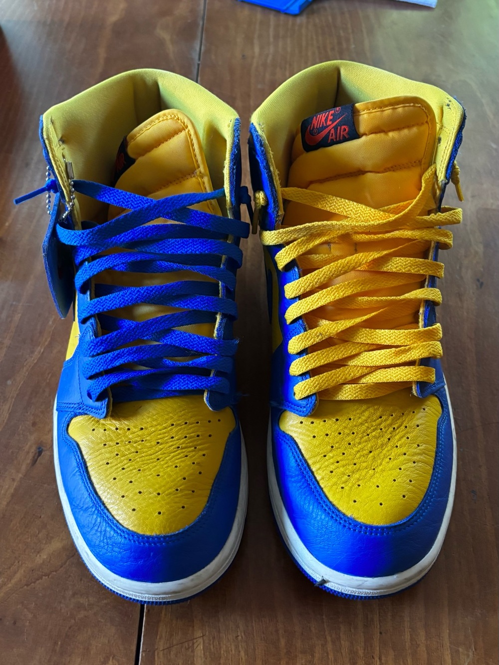 Air Jordan 1 Retro High OG Reverse Laney - Picture 3 of 10